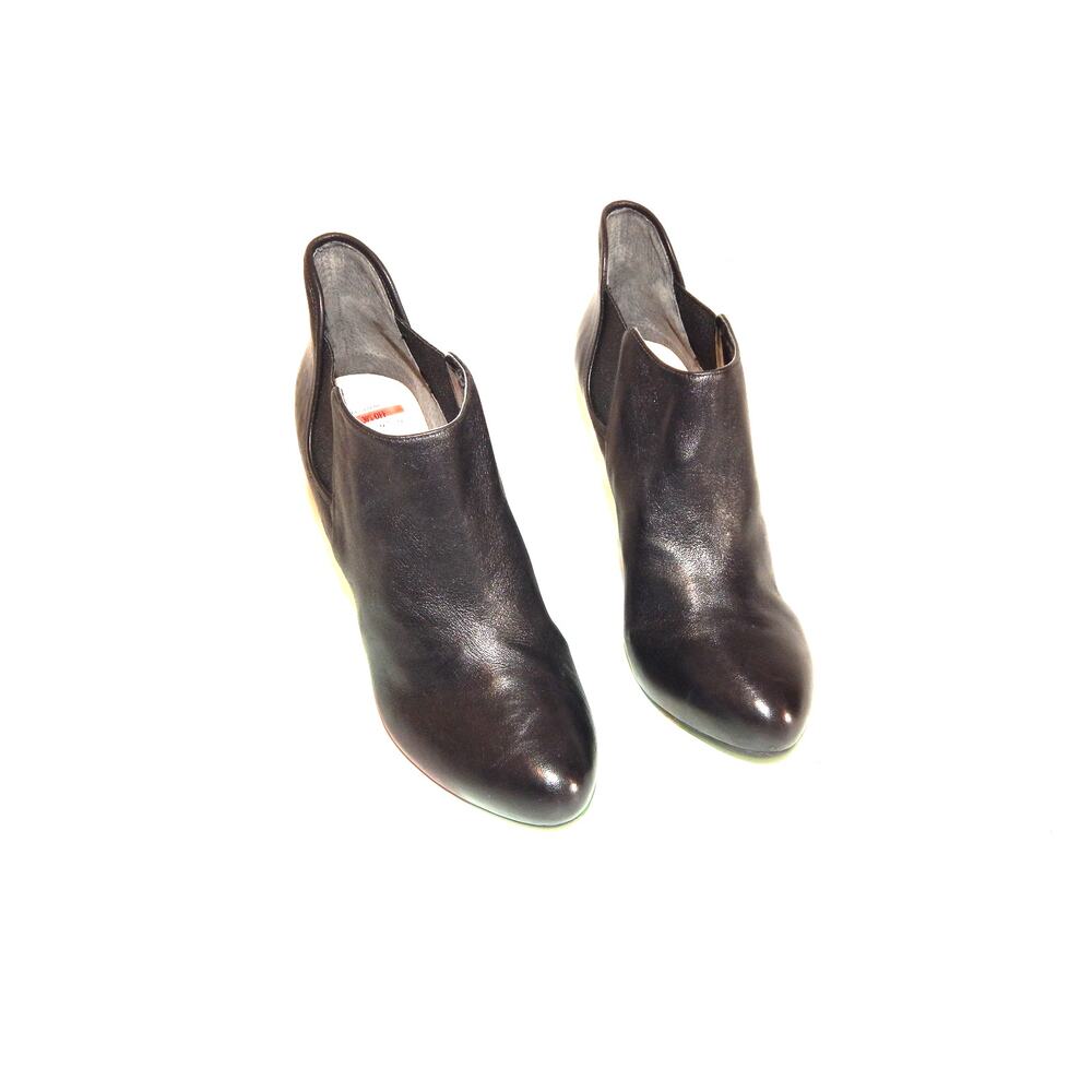 Guess Women Black Leather Ankle Bootie Size 9 Nice Slip On